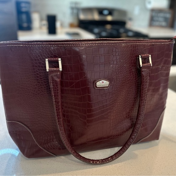 Gloria Vanderbilt Red/Burgandy Croc Patterned Shoulder Bag/Tote - Picture 4 of 13
